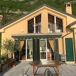 Il Terrazzo Sul فارينا